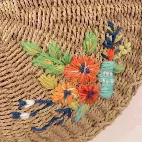 Loungefly Disney Straw Circle Straw Tote - Picture 4 of 5